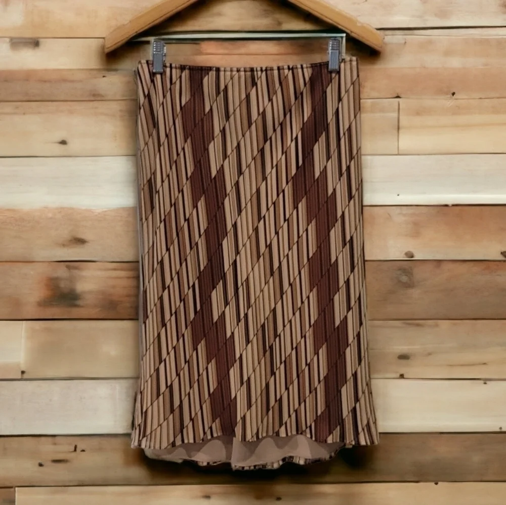 Express Elastic Waist Skirt - Size Medium